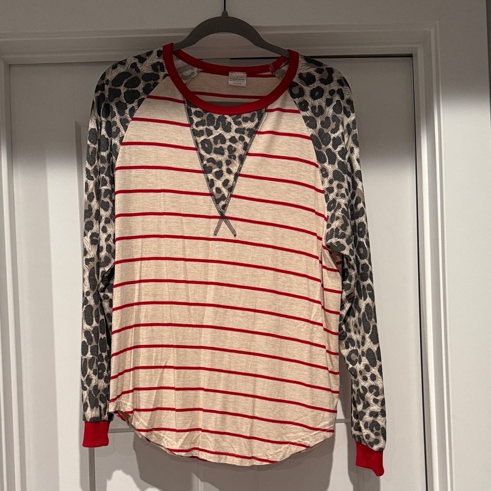 Source Unknown Red and Cream Leopard Print Long Sleeve Tee